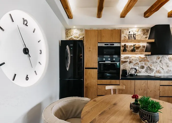 Downtown Holiday Home
